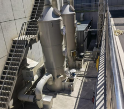 ���̳���